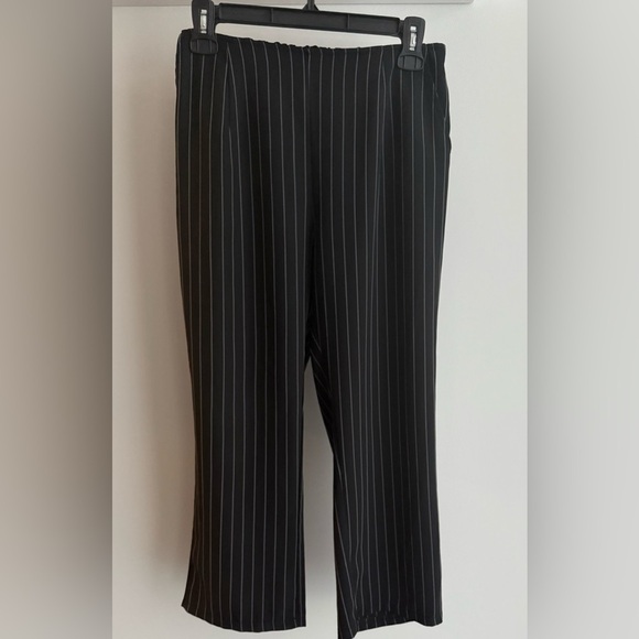 ✨Host pick ✨Fanshion Elegant Black Striped set  with excellent condition - Picture 4 of 8